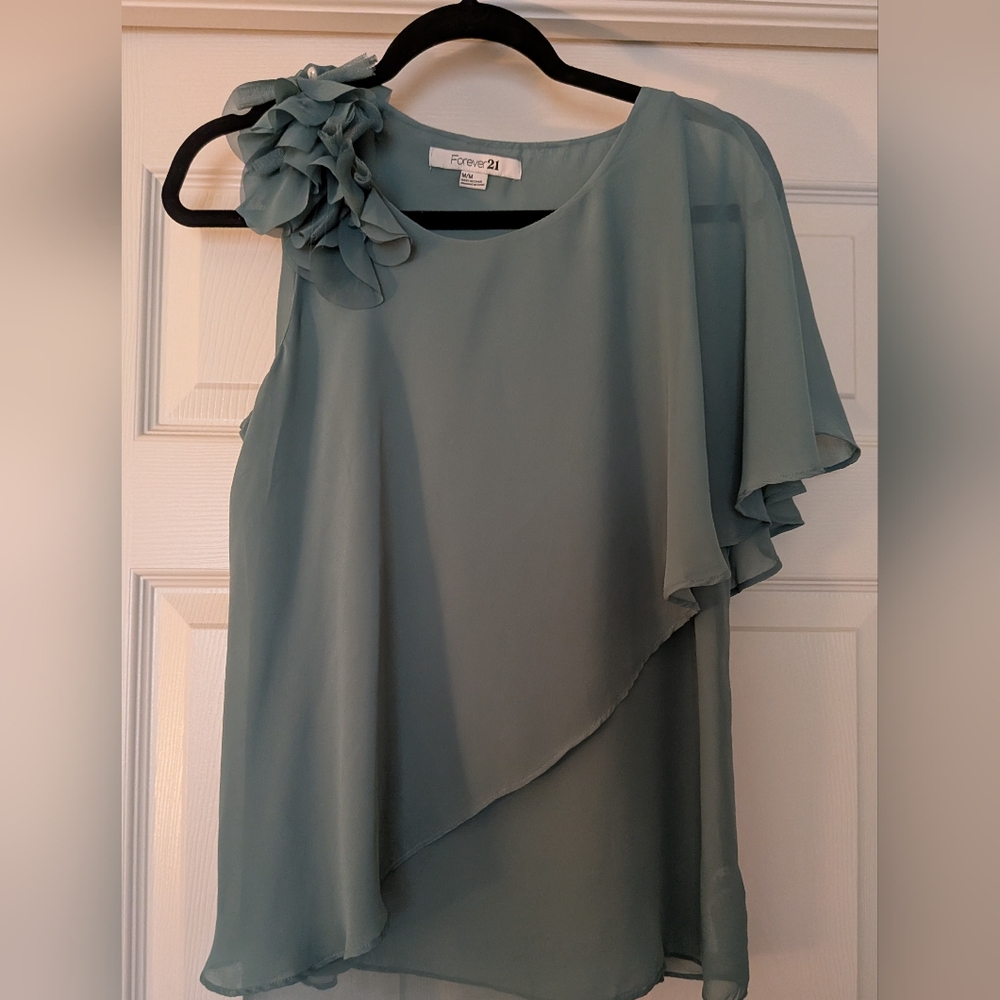 Forever 21 Seafoam Asymmetrical Top. Size Medium.